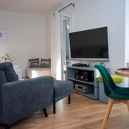 Holiday , Two Rooms.free Parking106m2 * 자다르