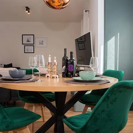 Apartment Holiday , Two Rooms.free Parking106m2 Zadar